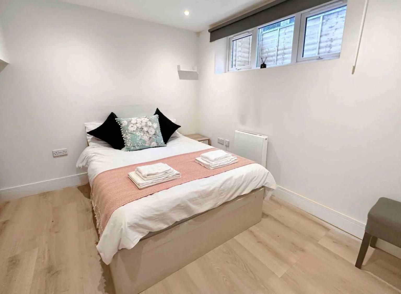 Modern, 10 Minutes To Bridge, Free Parking Appartement